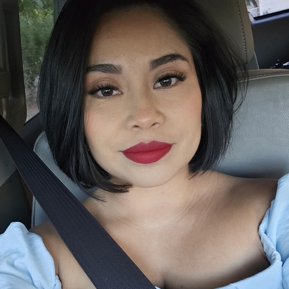 Meet your Posher, Nahomi - Picture 1 of 1